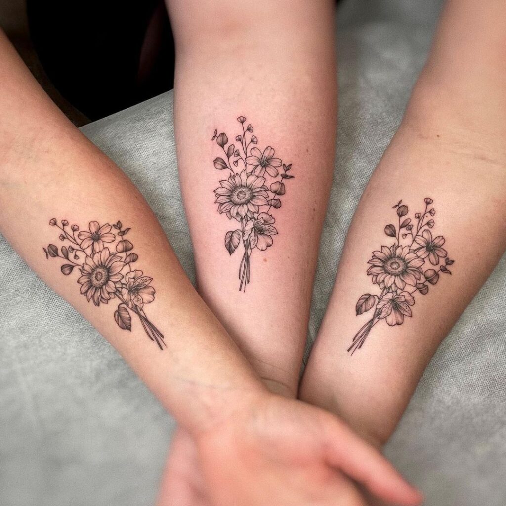 9. Een bijpassende bloemen tattoo met een jasmijnbloem