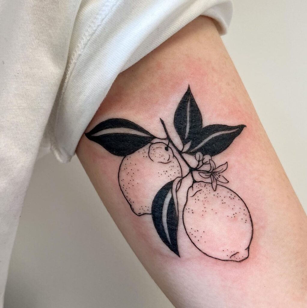 13. Een zwartwerk lemon tattoo 