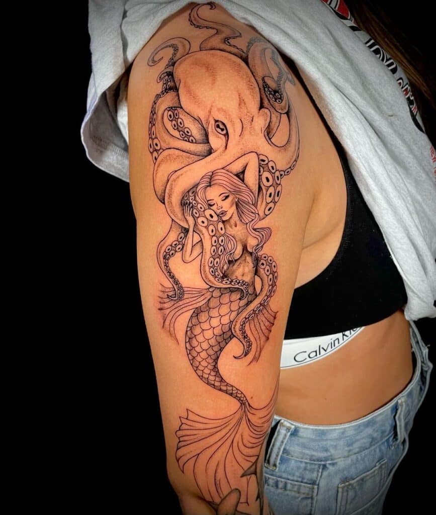 16. Een tattoo van een zeemeermin met een octopus 
