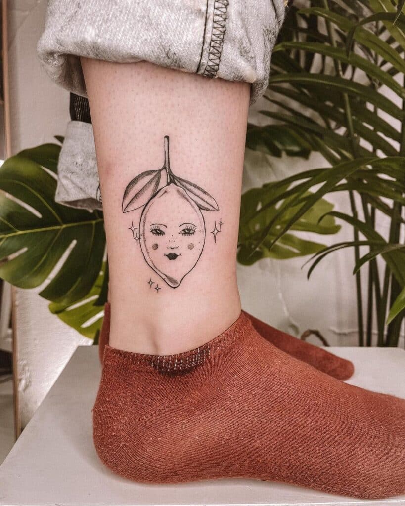 5. Een tattoo van een lemon met een gezichtje